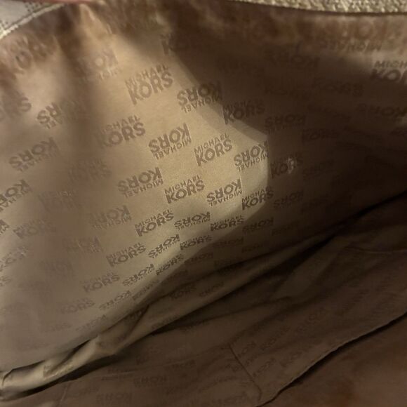 Michael Michael Kors Handbag Purse. Beige Color With MK Logo. Front Pocket. - Picture 13 of 16
